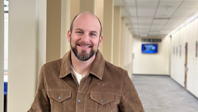 Adam Hubert

Elder&nbsp;
812-518-1444



&nbsp;
